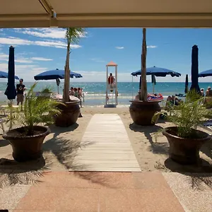 grand-hotel-mediterranee.hotelitalianriviera.com/
