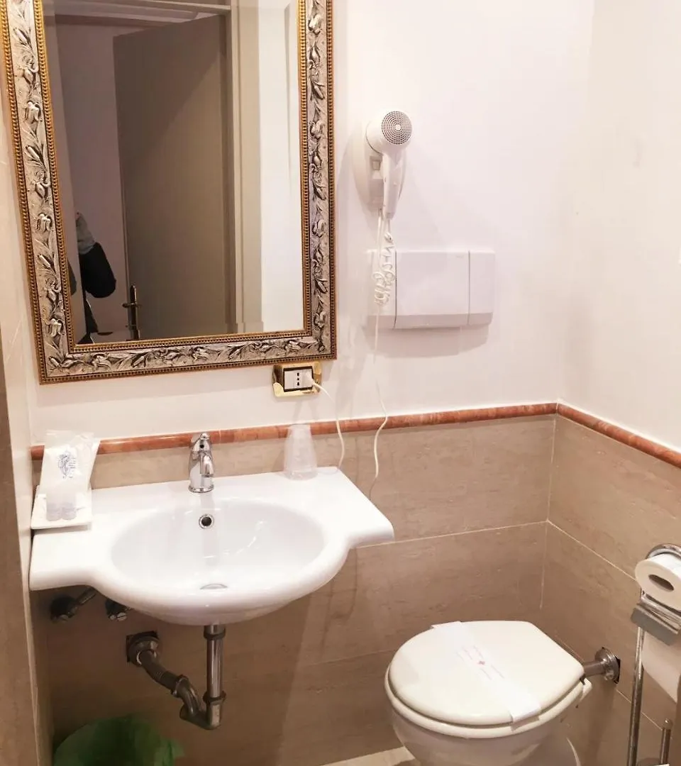 Hotel Quadrifoglio By Mancini Rome Italy